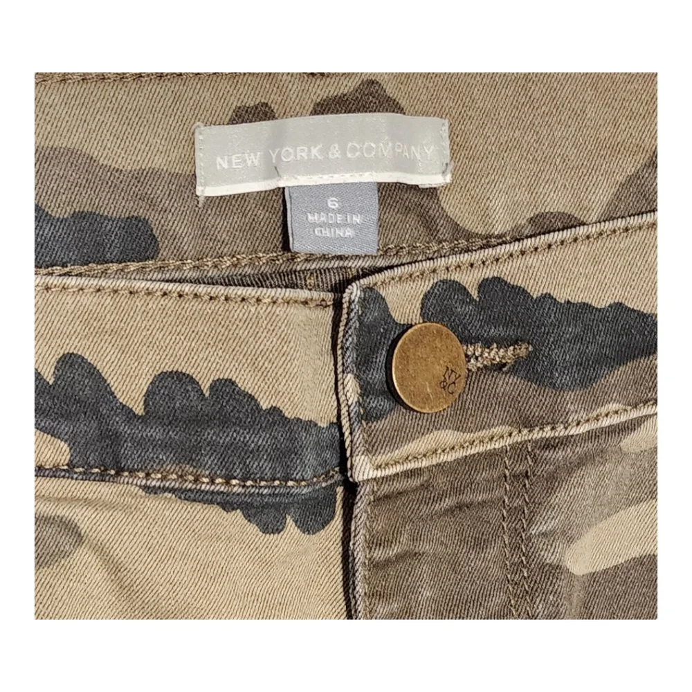 New York & Company Camo Pants, Stretch Skinny Jeans, Size 6 - Picture 5 of 7